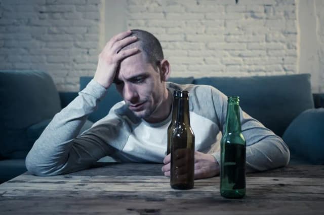 Możesz pić alkohol podczas badania kału? Sprawdź zalecenia lekarzy Możesz pić alkohol podczas badania kału? Sprawdź zalecenia lekarzy