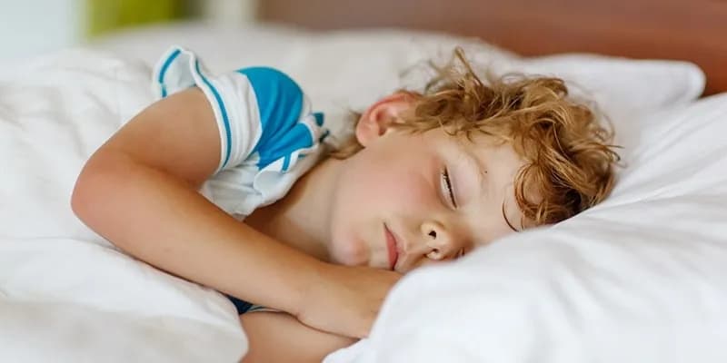 Zgrzytanie zębami u dzieci przez sen - przyczyny i rozwiązania Zgrzytanie zębami u dzieci przez sen - przyczyny i rozwiązania