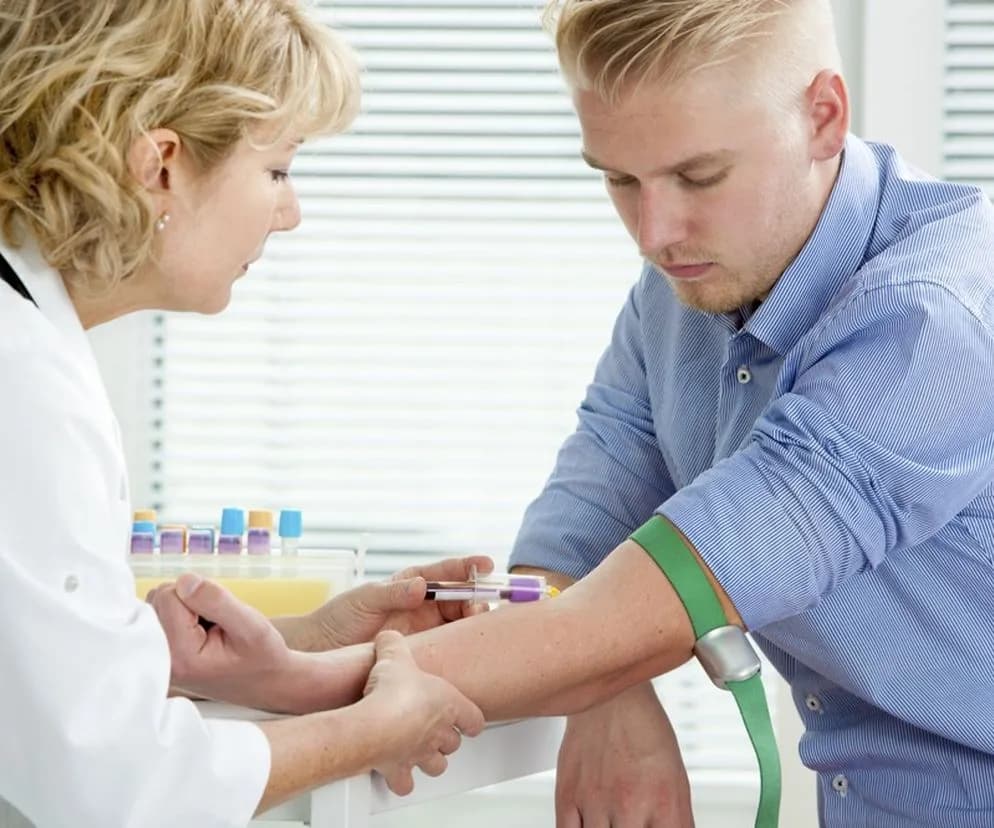 Badanie LH u mężczyzn: klucz do zdrowia hormonalnego i płodności Badanie LH u mężczyzn: klucz do zdrowia hormonalnego i płodności