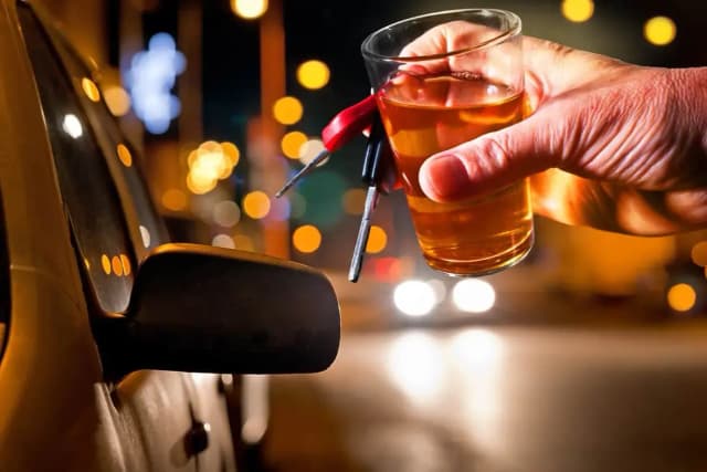 Czy w USA można jeździć po alkoholu? Poznaj konsekwencje i przepisy Czy w USA można jeździć po alkoholu? Poznaj konsekwencje i przepisy