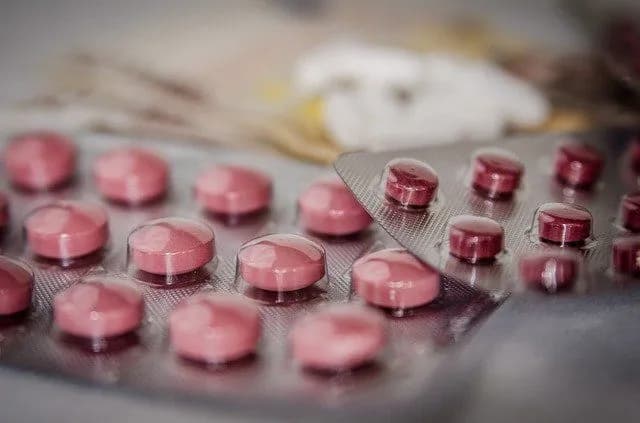 Rantudil Forte i alkohol: Czy można pić podczas leczenia? Rantudil Forte i alkohol: Czy można pić podczas leczenia?