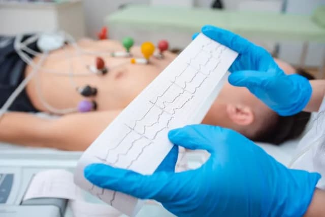 Czy nerwica serca wyjdzie na EKG? Co musisz wiedzieć o objawach Czy nerwica serca wyjdzie na EKG? Co musisz wiedzieć o objawach