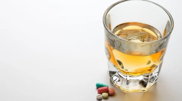 Czy alkohol szkodzi podczas leczenia Neosine? Fakty i zalecenia Czy alkohol szkodzi podczas leczenia Neosine? Fakty i zalecenia