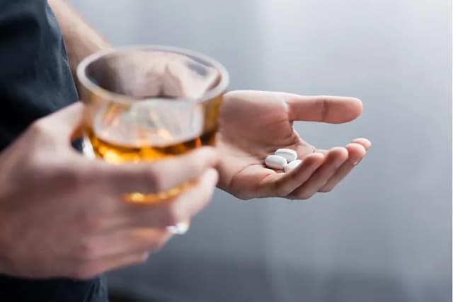Mieszanie kreatyny z alkoholem: skutki dla zdrowia i efektywności Mieszanie kreatyny z alkoholem: skutki dla zdrowia i efektywności