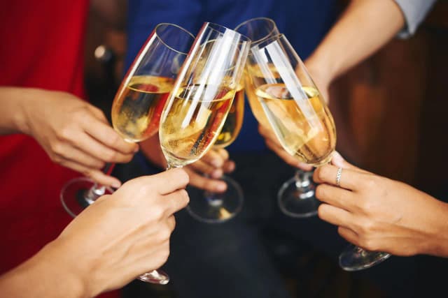 Zamur 500 a picie alkoholu - poznaj ważne ostrzeżenia i zagrożenia Zamur 500 a picie alkoholu - poznaj ważne ostrzeżenia i zagrożenia