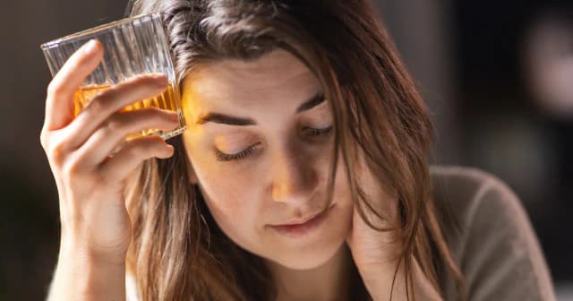 Śmiertelne ryzyko odstawienia alkoholu - co musisz wiedzieć Śmiertelne ryzyko odstawienia alkoholu - co musisz wiedzieć