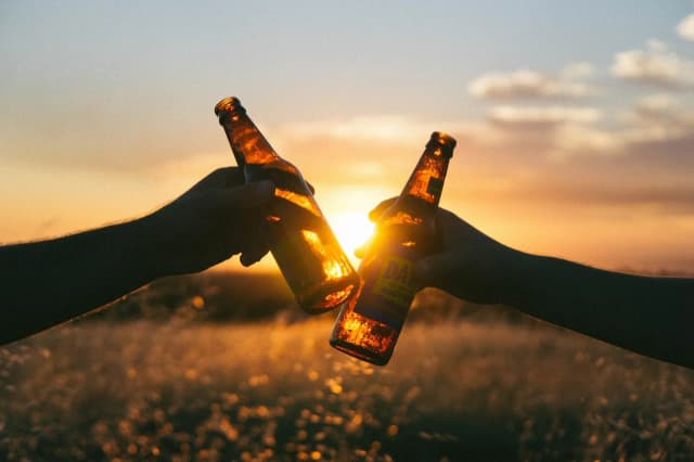 Czy można pić alkohol po wyrwaniu zęba? Poznaj zalecenia specjalistów Czy można pić alkohol po wyrwaniu zęba? Poznaj zalecenia specjalistów