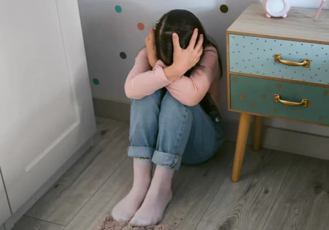 Objawy zaburzeń więzi u dzieci – jak rozpoznać i pomóc dziecku? Objawy zaburzeń więzi u dzieci – jak rozpoznać i pomóc dziecku?